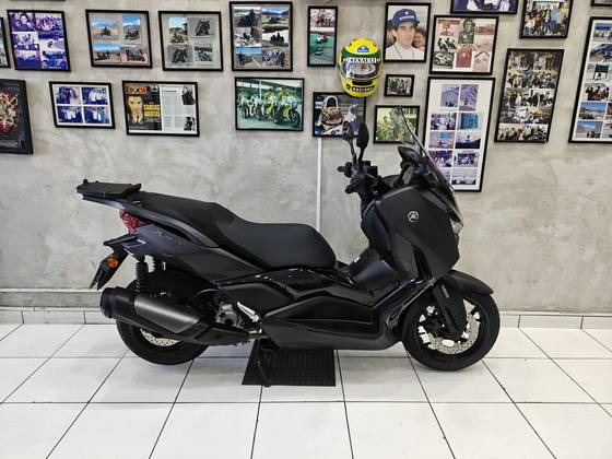 YAMAHA XMAX 300 CONNECTED ABS YAMAHA XMAX 300 CONNECTED ABS